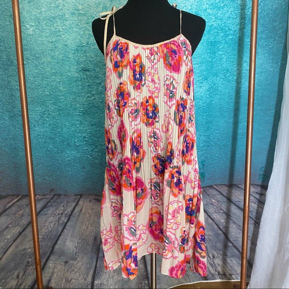 Kaktus Dresses & Skirts - Kaktus Floral Pleated Summer Dress